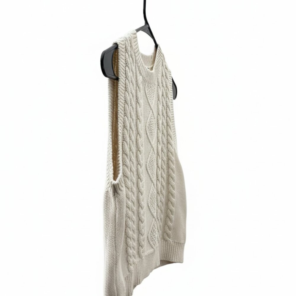 Jcrew 90s Aesthetic fall beige sweater vest.